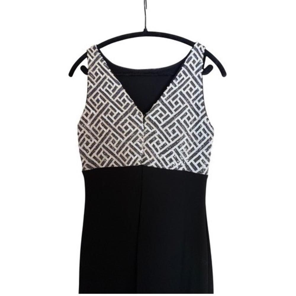 Lauren Ralph Lauren Evening Sequin Geometric Gown Black Silver V-Back Dress 10 - Picture 3 of 5